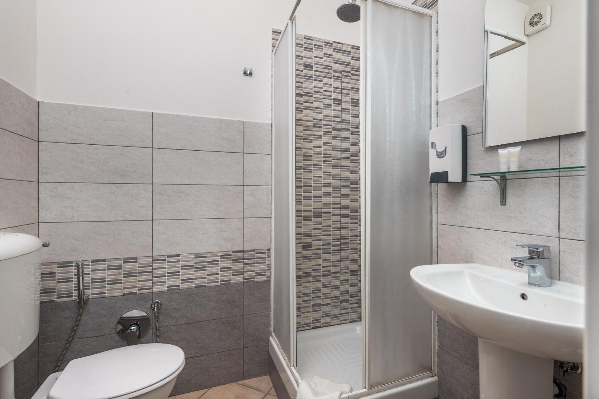 Travelershome 7Metri Guesthouse 치암피노 외부 사진